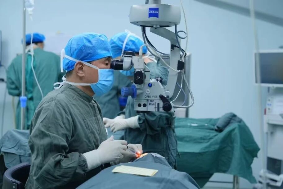 只有高度近视才能做ICL？这个误会太大了！