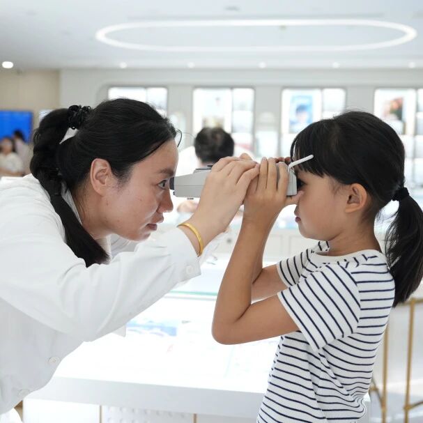 框架镜护理指南：做好这5步，镜片清晰又耐用！