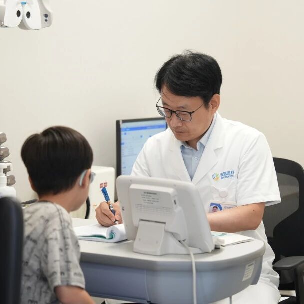 孩子近视了，眼镜是“救星”还是“枷锁”？